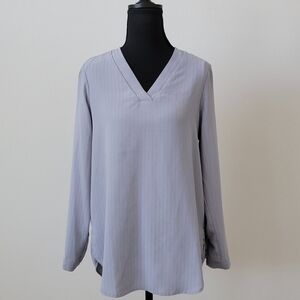 Adrianna Papell Light Gray V-Neck Long Sleeve Tunic